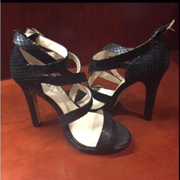 NWOT Cinti Black multi-strapped dress sandal. size 7 - Picture 2 of 3